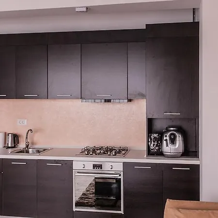 Sunset Apartament مامايا
